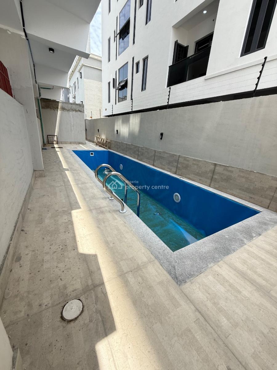 2 Bedroom Flat with Swimming Pool/gym/longe for Distress, Ikate By Lekki Phase 1, Ikate Elegushi, Lekki, Lagos, Block of Flats for Sale