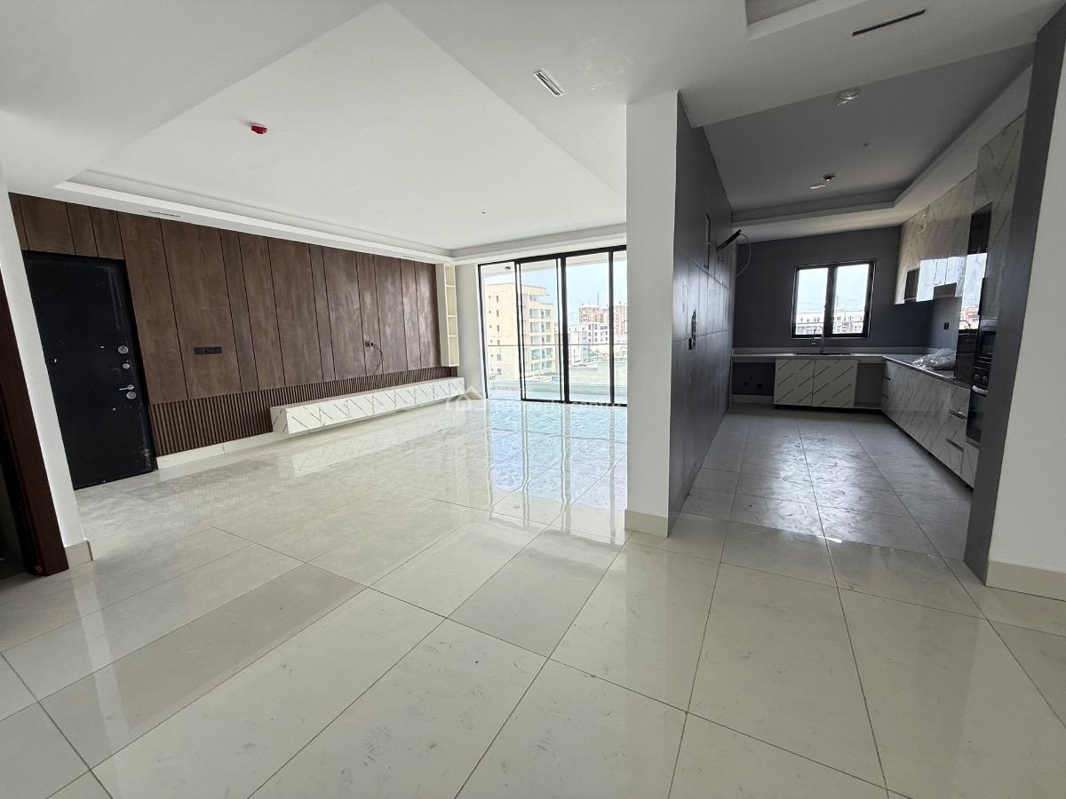 2 Bedroom Flat with Swimming Pool/gym/longe for Distress, Ikate By Lekki Phase 1, Ikate Elegushi, Lekki, Lagos, Block of Flats for Sale