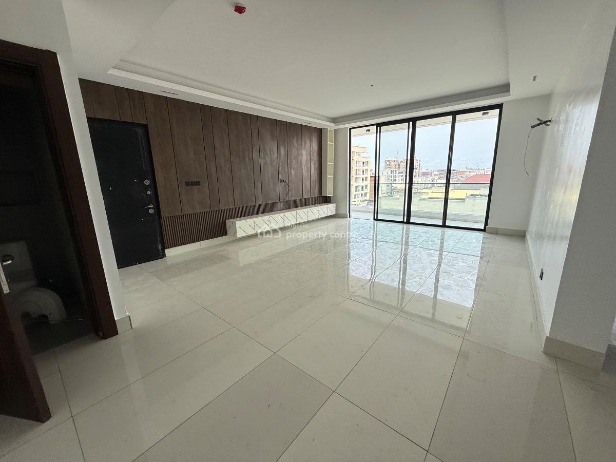 2 Bedroom Flat with Swimming Pool/gym/longe for Distress, Ikate By Lekki Phase 1, Ikate Elegushi, Lekki, Lagos, Block of Flats for Sale