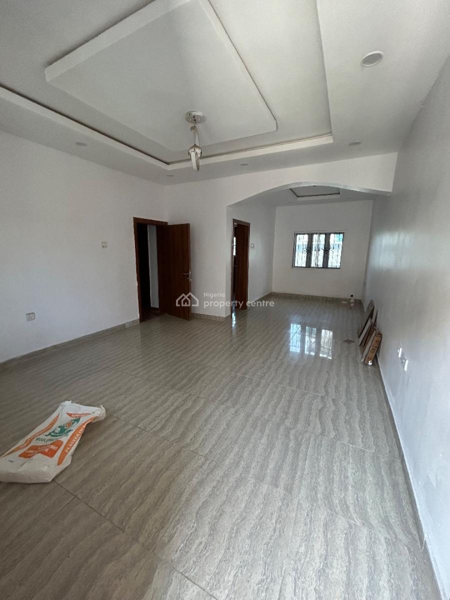 Well Maintained and Spacious 3 Bedroom Apartment, New Road, Lekki, Lagos, Flat / Apartment for Rent