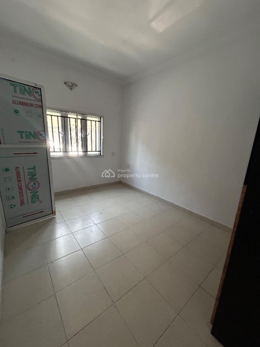 Well Maintained and Spacious 3 Bedroom Apartment, New Road, Lekki, Lagos, Flat / Apartment for Rent