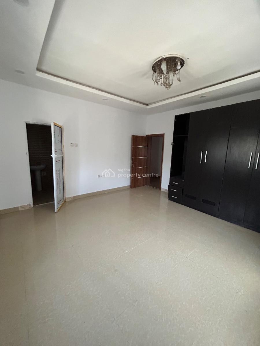 Well Maintained and Spacious 3 Bedroom Apartment, New Road, Lekki, Lagos, Flat / Apartment for Rent