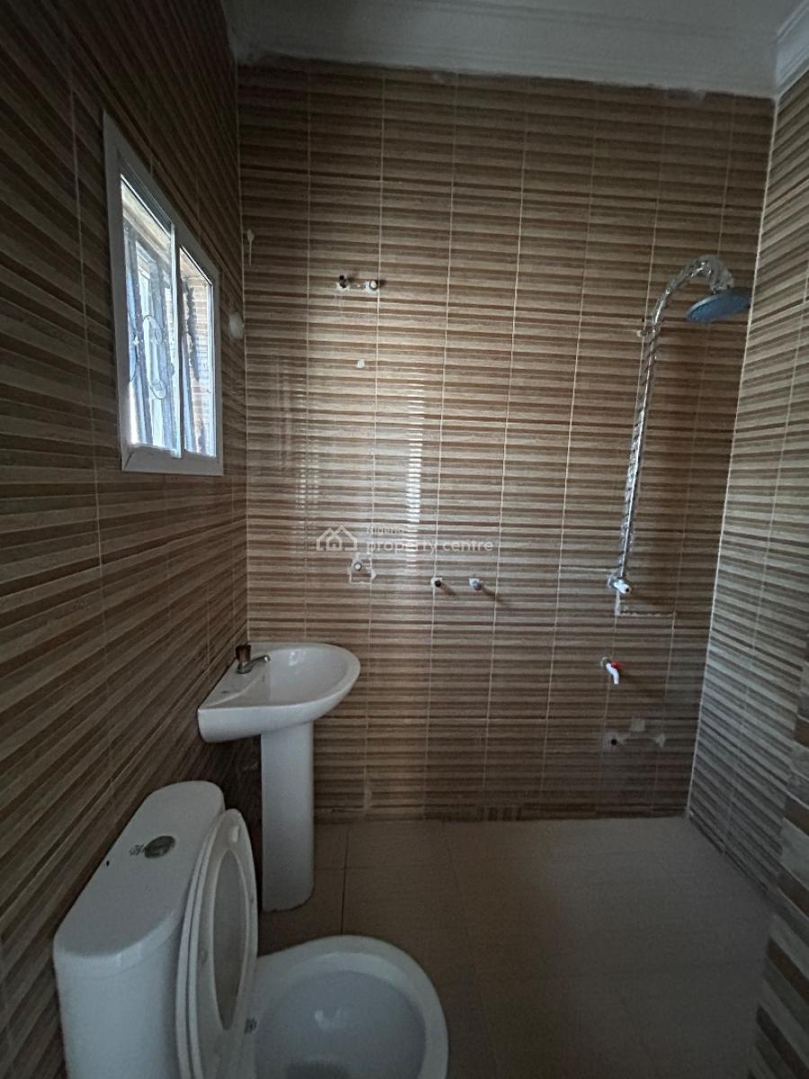 Well Maintained and Spacious 3 Bedroom Apartment, New Road, Lekki, Lagos, Flat / Apartment for Rent