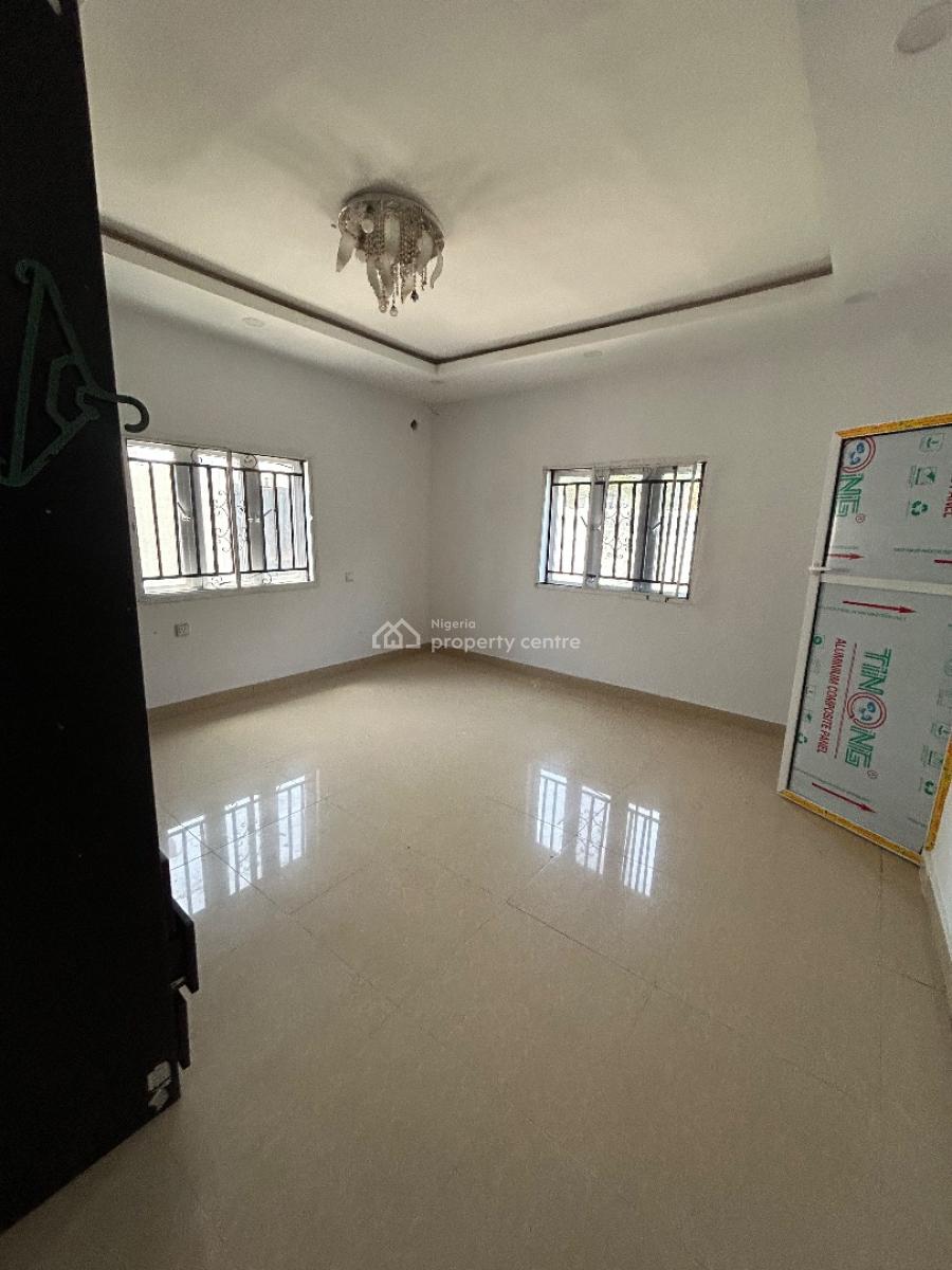 Well Maintained and Spacious 3 Bedroom Apartment, New Road, Lekki, Lagos, Flat / Apartment for Rent