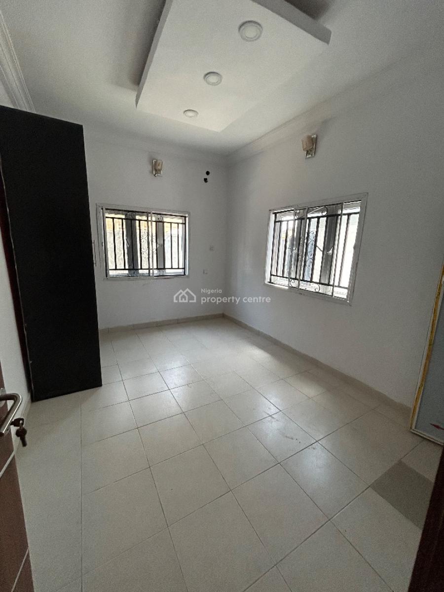 Well Maintained and Spacious 3 Bedroom Apartment, New Road, Lekki, Lagos, Flat / Apartment for Rent