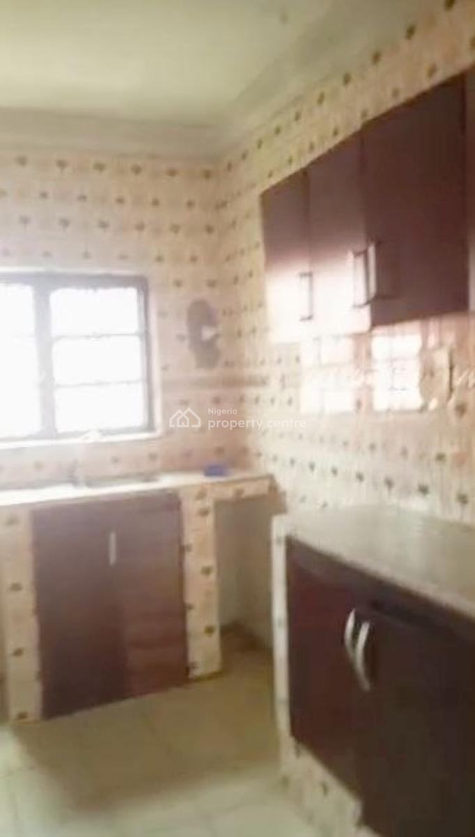 Spacious 3 Bedroom Flat, Adeoni Eatate, Ojodu, Lagos, Flat / Apartment for Rent