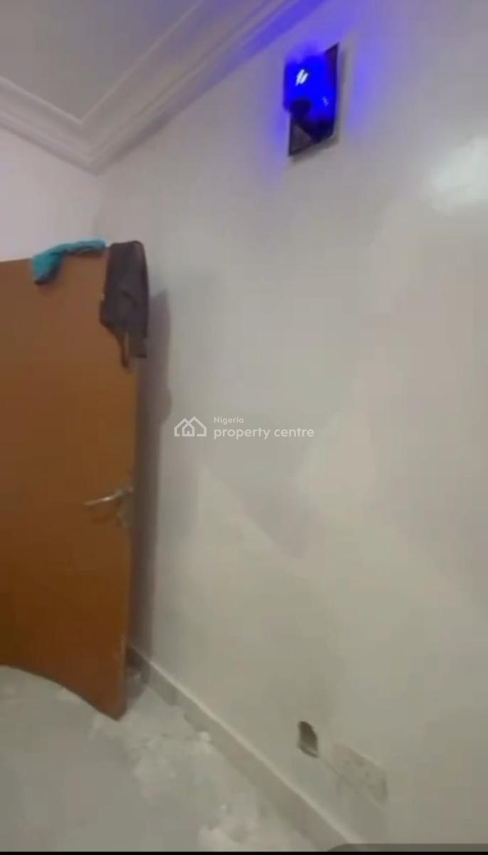 Well Renovated 2 Bedroom Flat Apartment, Chevron Alternative Route, Lekki, Lagos, Flat / Apartment for Rent