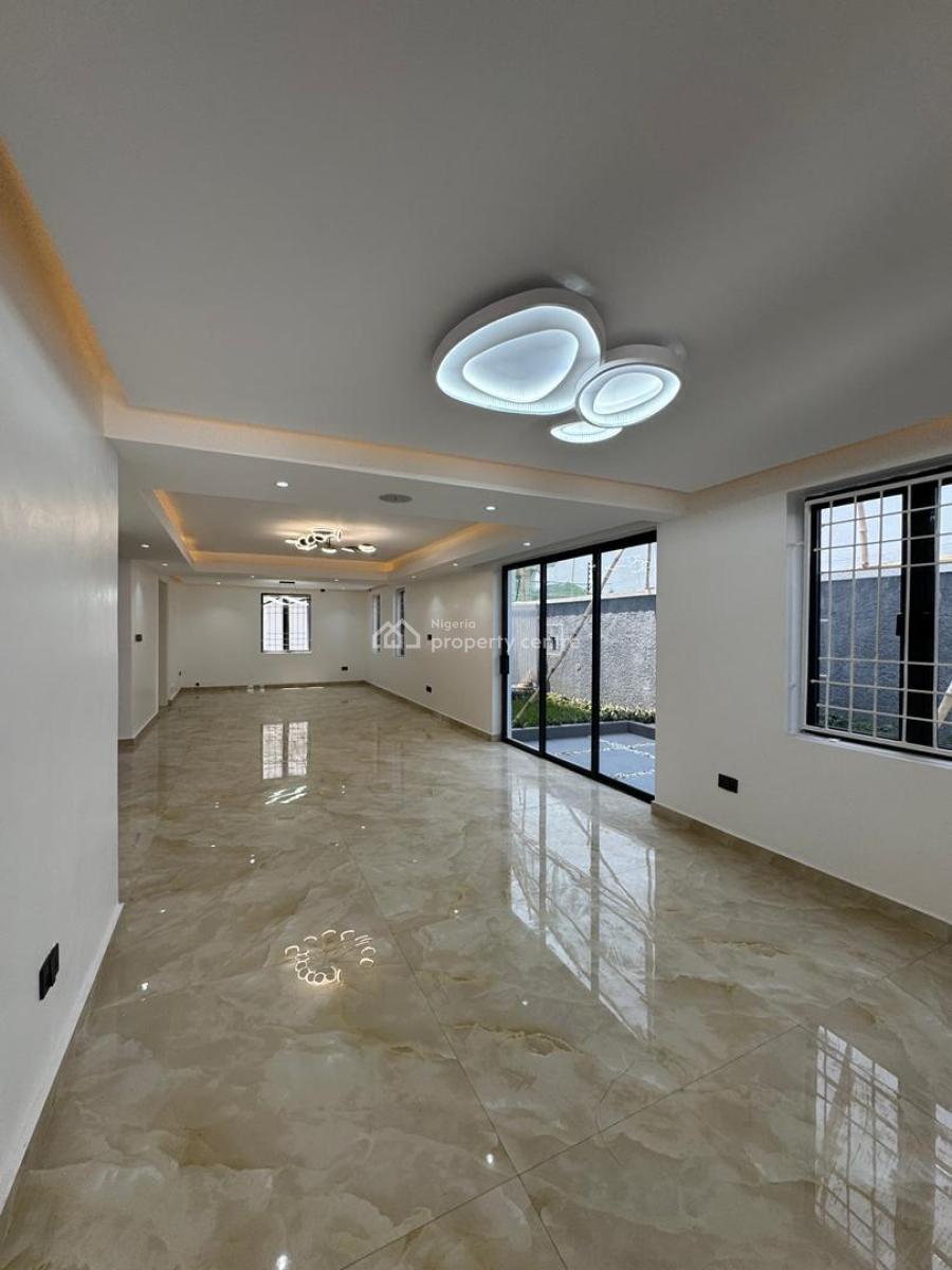 Stunning Spacious 5 Bedroom Fully Detached + Pool, Gym & Cinema, Lekki Phase 1, Lekki, Lagos, Detached Duplex for Sale