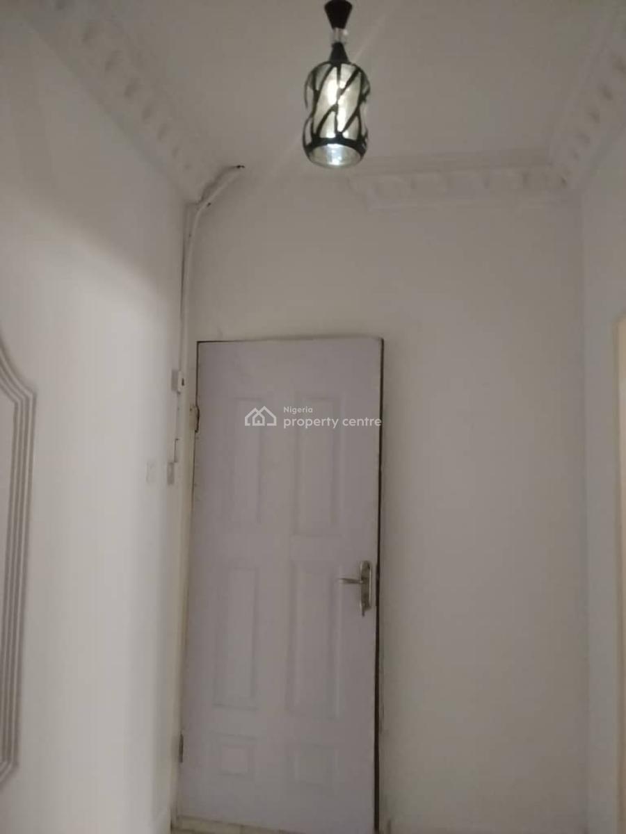 a Supersized Studio Apartment, Rahman Adeboyejo Central Lekki Estate, Lekki Phase 1, Lekki, Lagos, Self Contain (single Rooms) for Rent