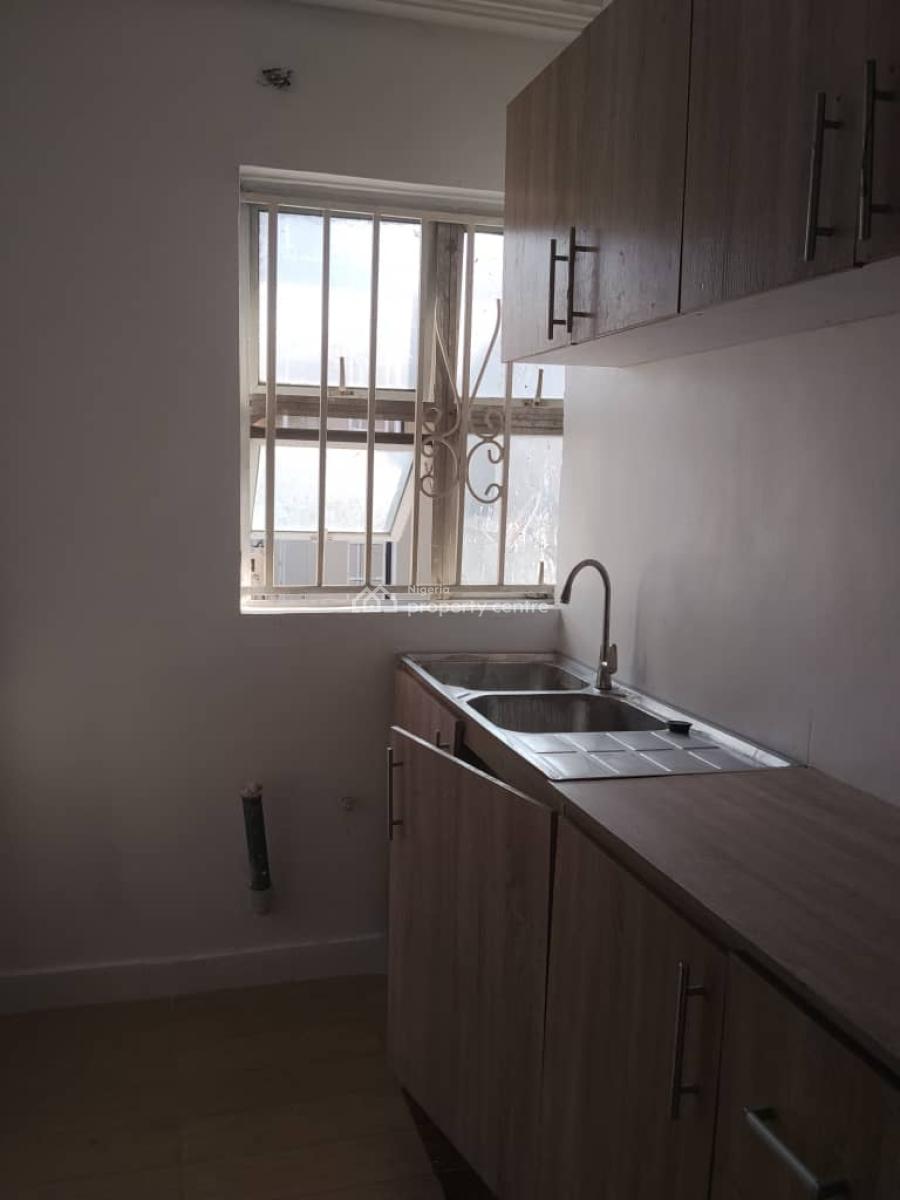 a Supersized Studio Apartment, Rahman Adeboyejo Central Lekki Estate, Lekki Phase 1, Lekki, Lagos, Self Contain (single Rooms) for Rent