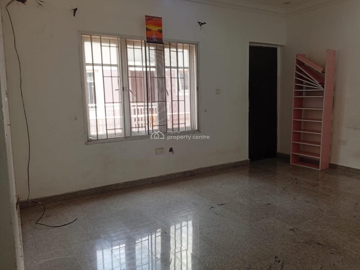 Self Serviced 2 Bedroom Flat Upstairs with Very Spacious Kitchen, Lekki Phase 1, Lekki, Lagos, Flat / Apartment for Rent