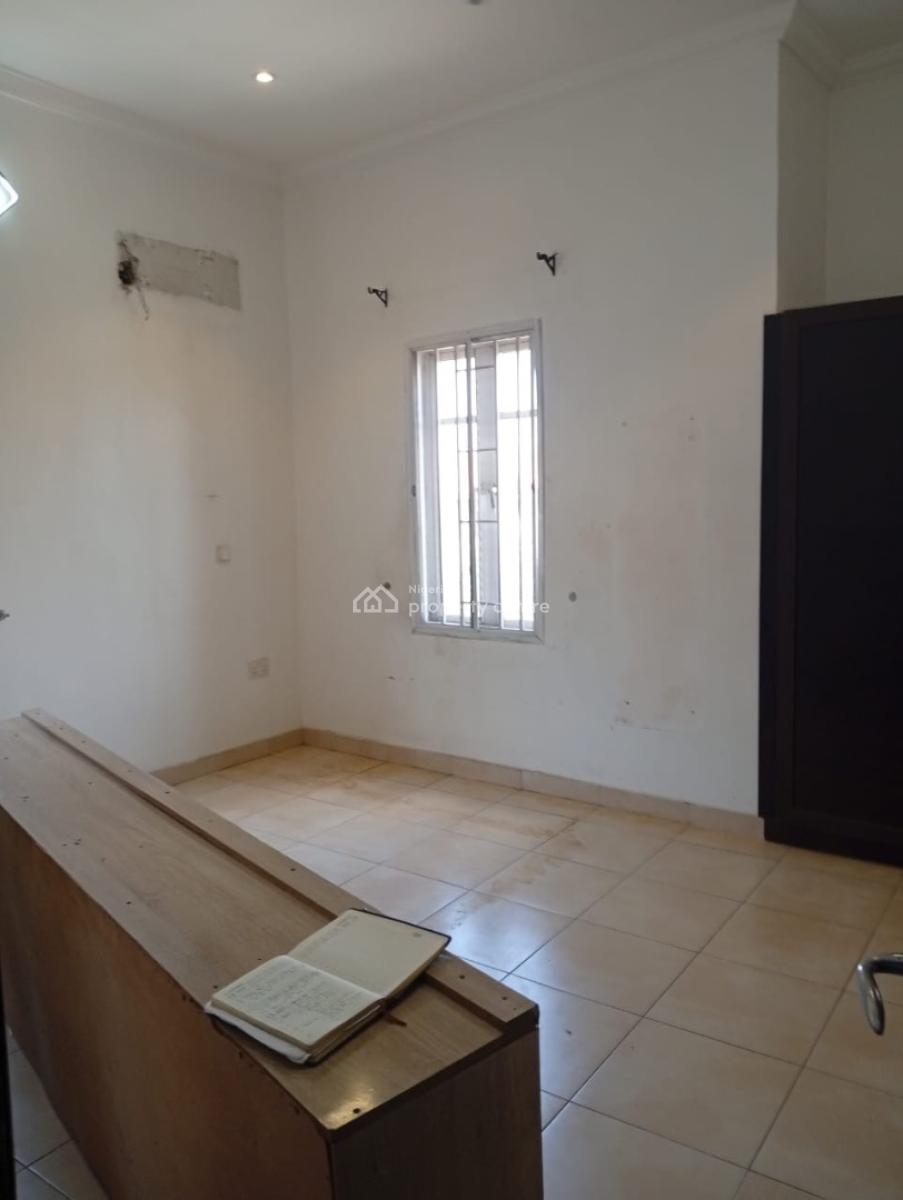 Self Serviced 2 Bedroom Flat Upstairs with Very Spacious Kitchen, Lekki Phase 1, Lekki, Lagos, Flat / Apartment for Rent