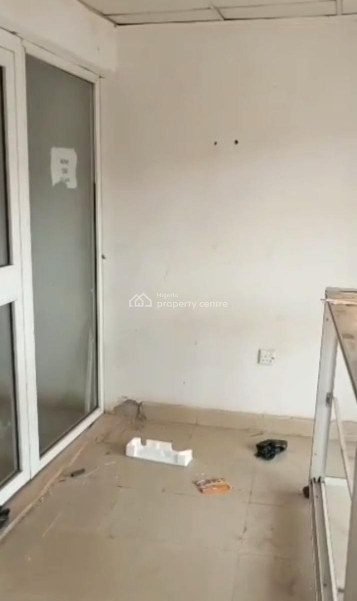 Exraordinary Massively Spacious Double Shop Space, Okeira, Ogba, Ikeja, Lagos, Shop for Rent
