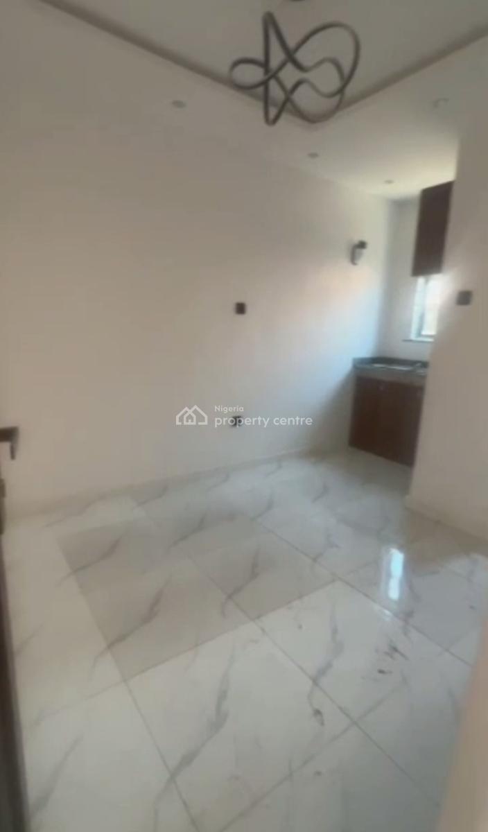 Standard, Spacious Room Self-contained, Oyadiran Estate, Sabo, Yaba, Lagos, Self Contain (single Rooms) for Rent