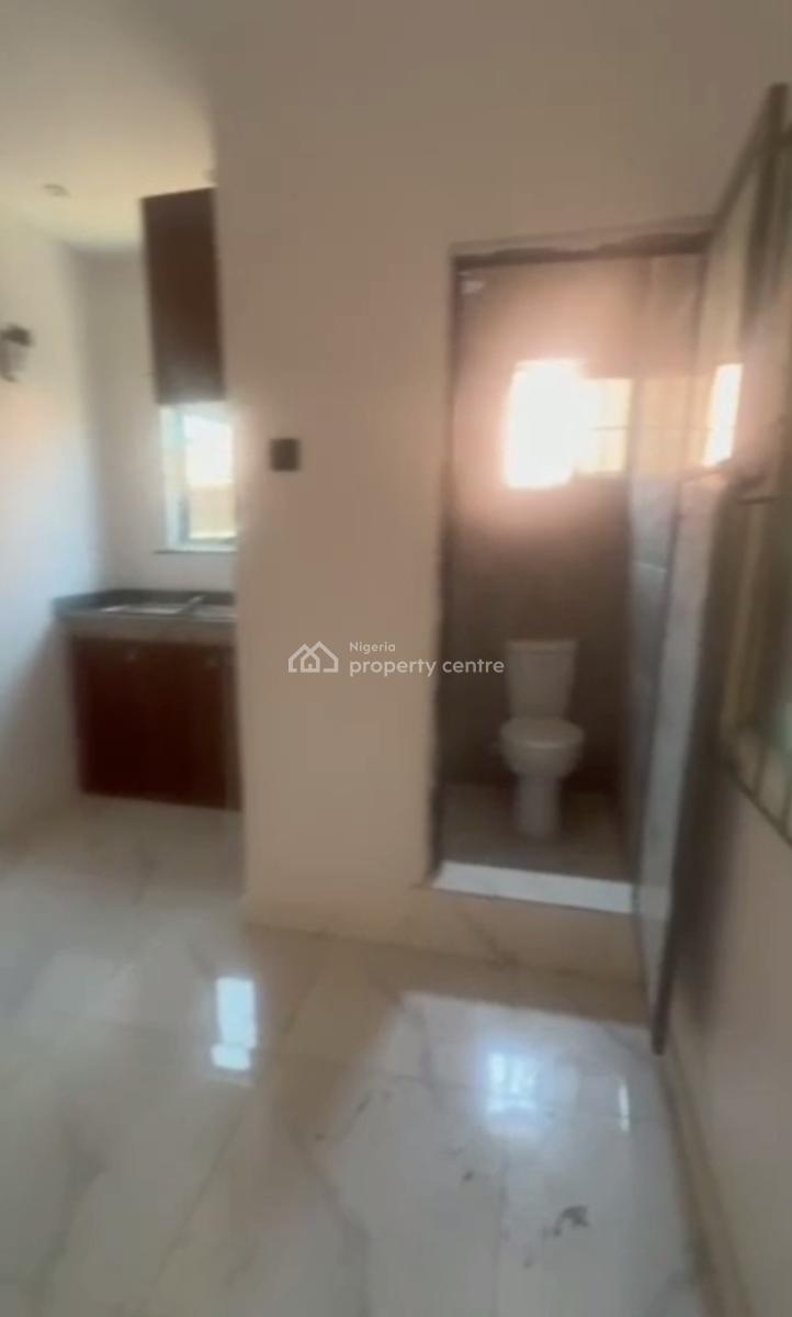 Standard, Spacious Room Self-contained, Oyadiran Estate, Sabo, Yaba, Lagos, Self Contain (single Rooms) for Rent