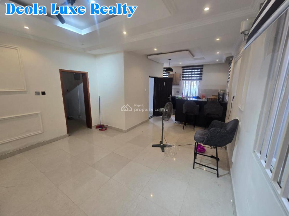 Just Out, Spacious One-bedroom Flat Apartment  Shower Cubicle, Off Freedom Way, Lekki Phase 1, Lekki, Lagos, Mini Flat (room and Parlour) for Rent