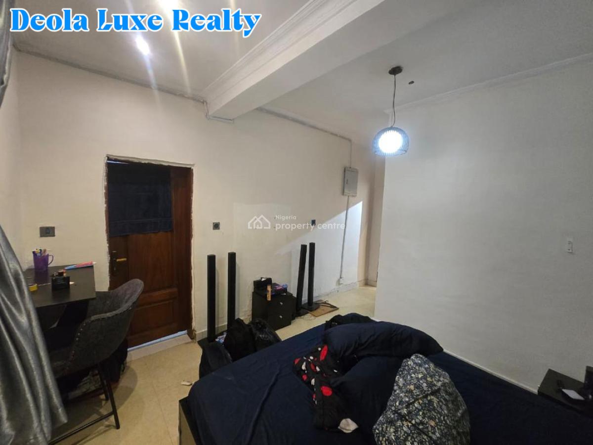 Just Out, Spacious One-bedroom Flat Apartment  Shower Cubicle, Off Freedom Way, Lekki Phase 1, Lekki, Lagos, Mini Flat (room and Parlour) for Rent