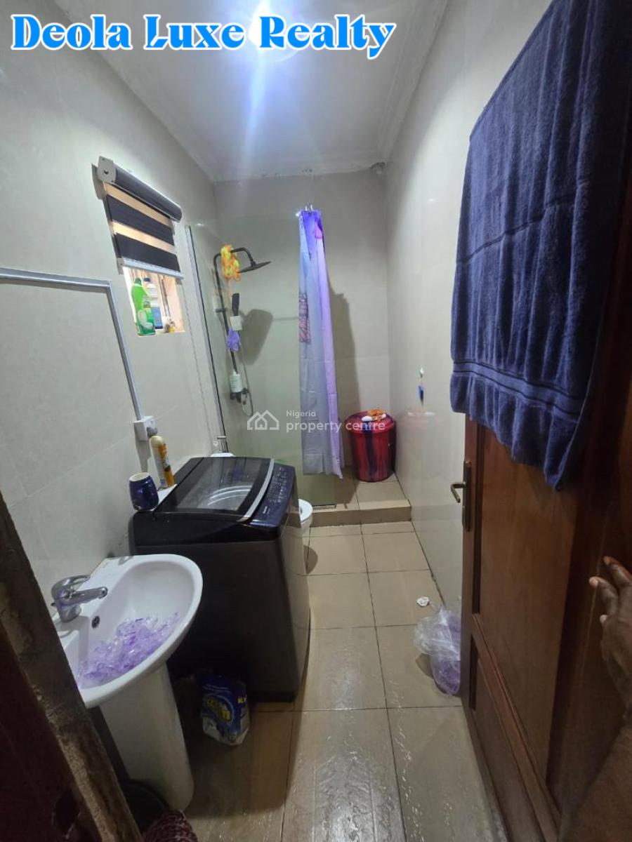 Just Out, Spacious One-bedroom Flat Apartment  Shower Cubicle, Off Freedom Way, Lekki Phase 1, Lekki, Lagos, Mini Flat (room and Parlour) for Rent