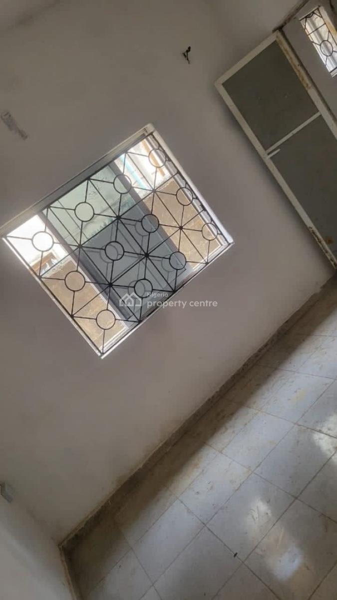 Newly Renovated 2 Bedroom Apartment, Fadeyi, Yaba, Lagos, Flat / Apartment for Rent