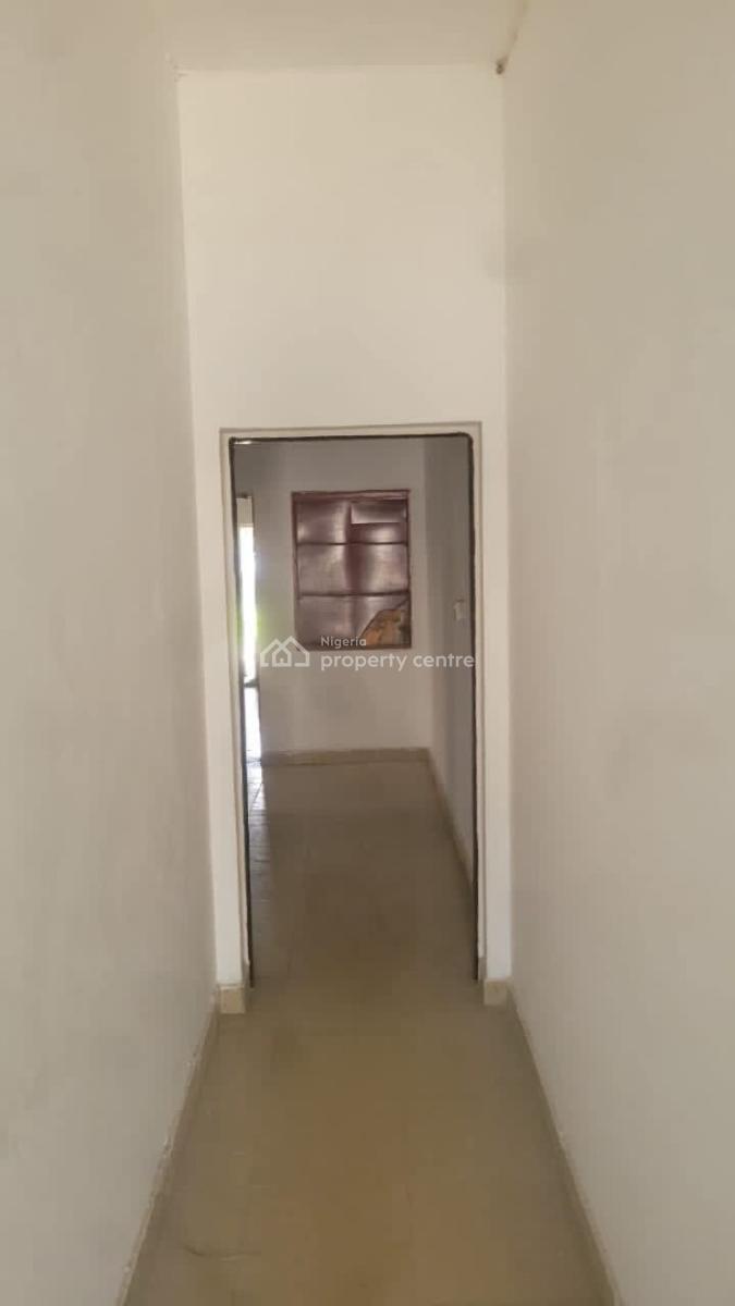 Newly Renovated 2 Bedroom Apartment, Fadeyi, Yaba, Lagos, Flat / Apartment for Rent