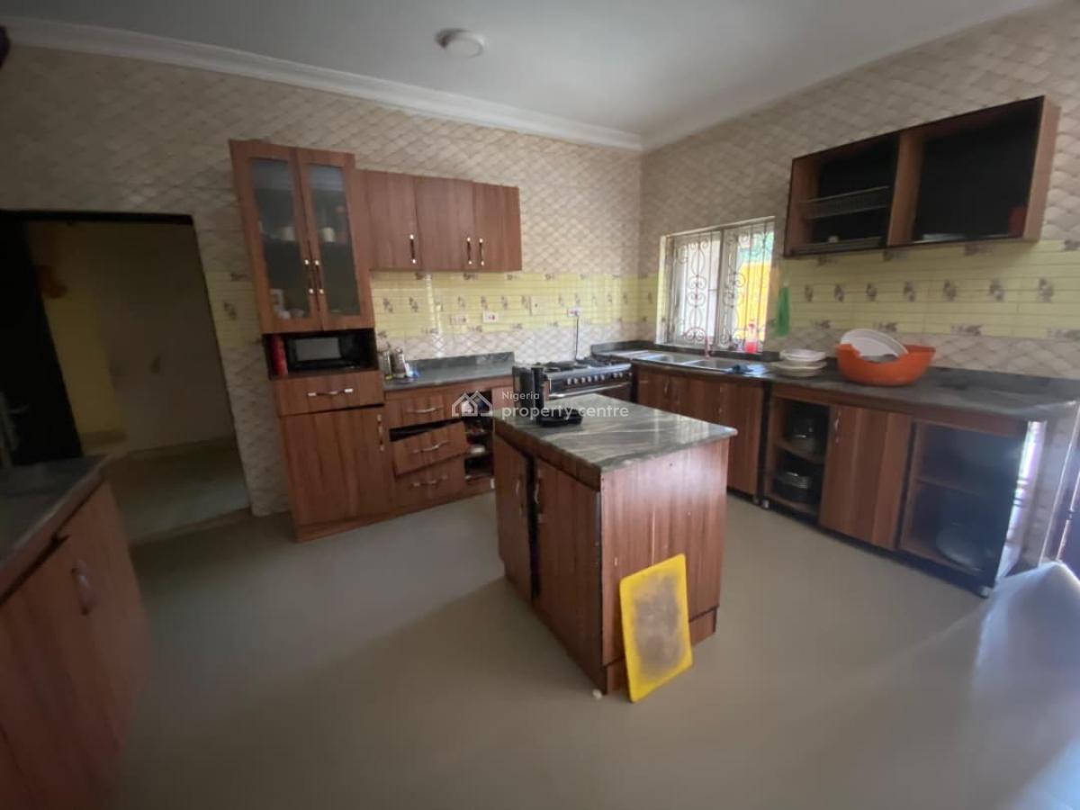 a Standard Six (6) Bedroom Detached Duplex, Idoro Road, Uyo, Akwa Ibom, Detached Duplex for Sale