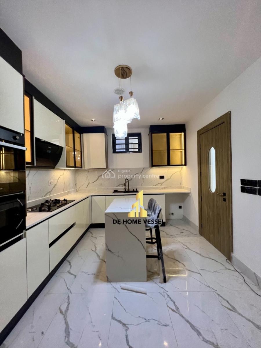 Beautifully Carved Luxury 2 Bedroom Apartment with  Elevator, Lekki Phase 1, Lekki, Lagos, Flat / Apartment for Sale