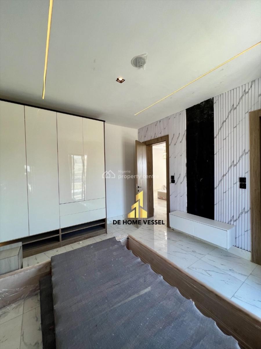 Beautifully Carved Luxury 2 Bedroom Apartment with  Elevator, Lekki Phase 1, Lekki, Lagos, Flat / Apartment for Sale