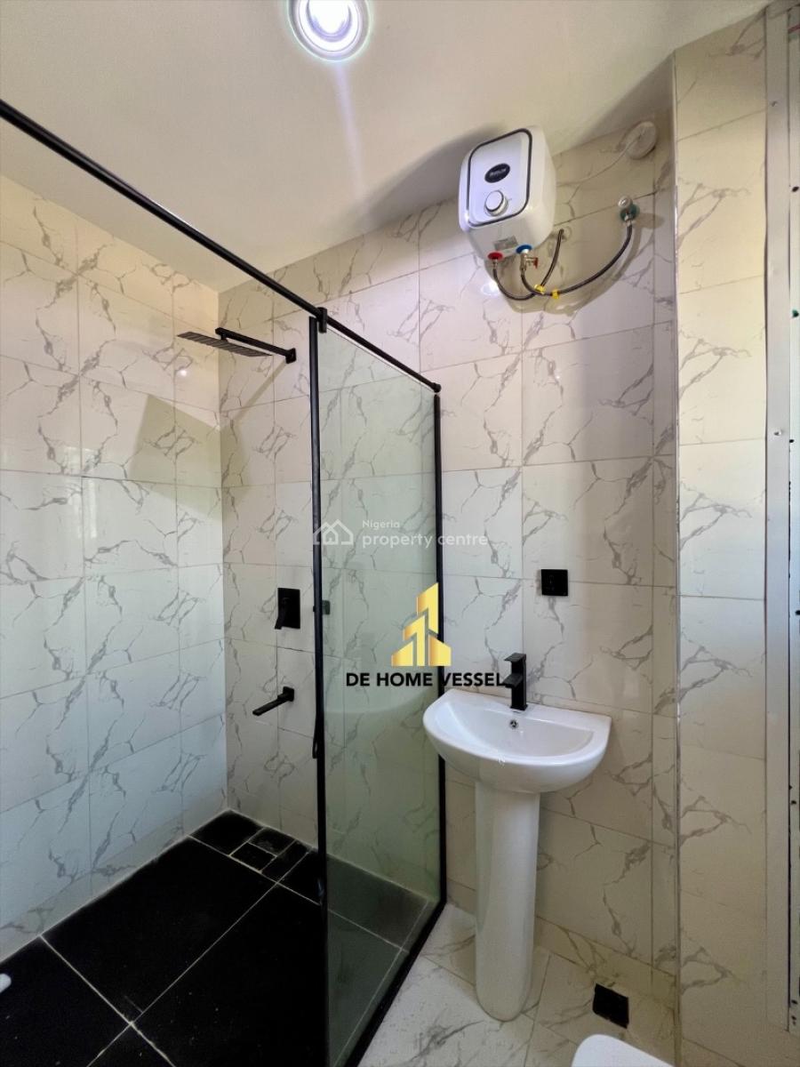 Beautifully Carved Luxury 2 Bedroom Apartment with  Elevator, Lekki Phase 1, Lekki, Lagos, Flat / Apartment for Sale