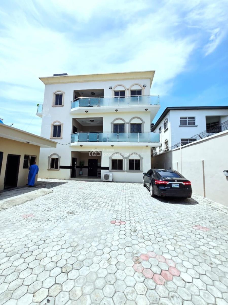 Spacious 3 Bedroom Flat (unfurnished), Lekki Phase 1, Lekki, Lagos, Office Space for Rent