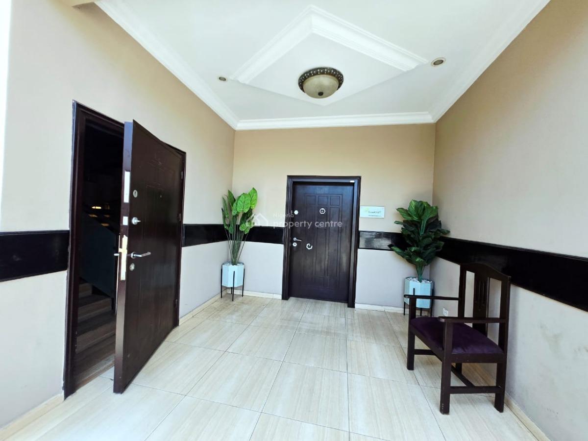 Spacious 3 Bedroom Flat (unfurnished), Lekki Phase 1, Lekki, Lagos, Office Space for Rent