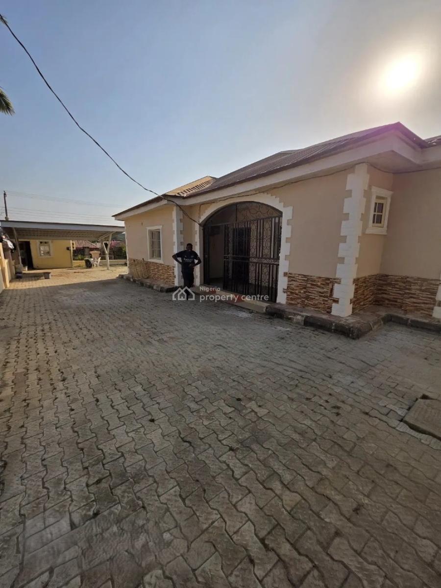Luxury 3 Bedroom Bungalow with Excellent Facilities in Lugbe -abuja, Lugbe District. Abuja - Nigeria., Fha (f.h.a), Lugbe District, Abuja, Detached Bungalow for Sale