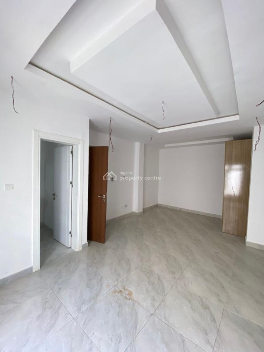 Adorable Spacious 2 Bedroom Maisonette in a Secure Estate, Lekki Phase 1, Lekki, Lagos, Flat / Apartment for Sale