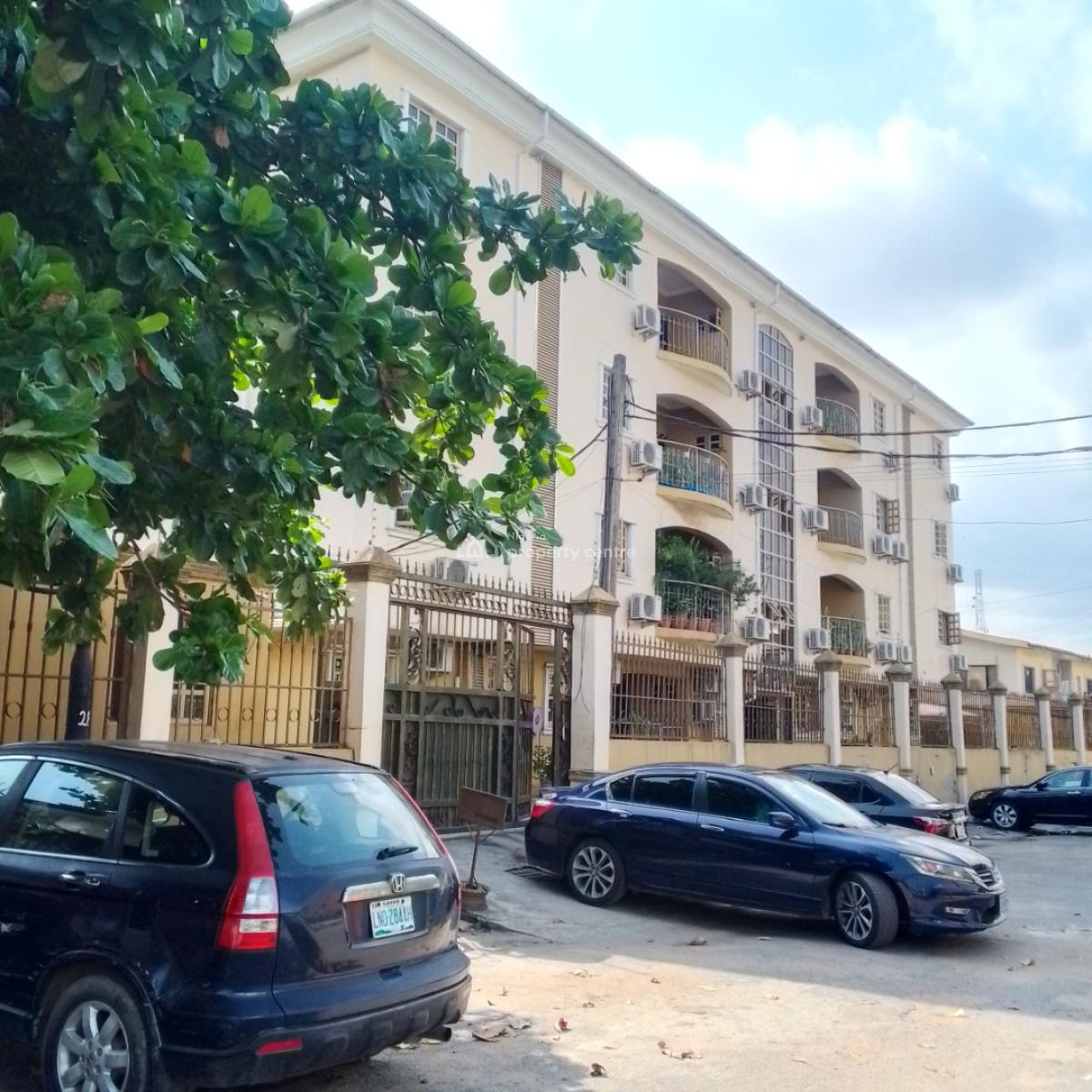 Very Spacious and Furnitured 3bedroom Flat at Anthony, Maryland Anthony, Anthony, Maryland, Lagos, Flat / Apartment for Rent