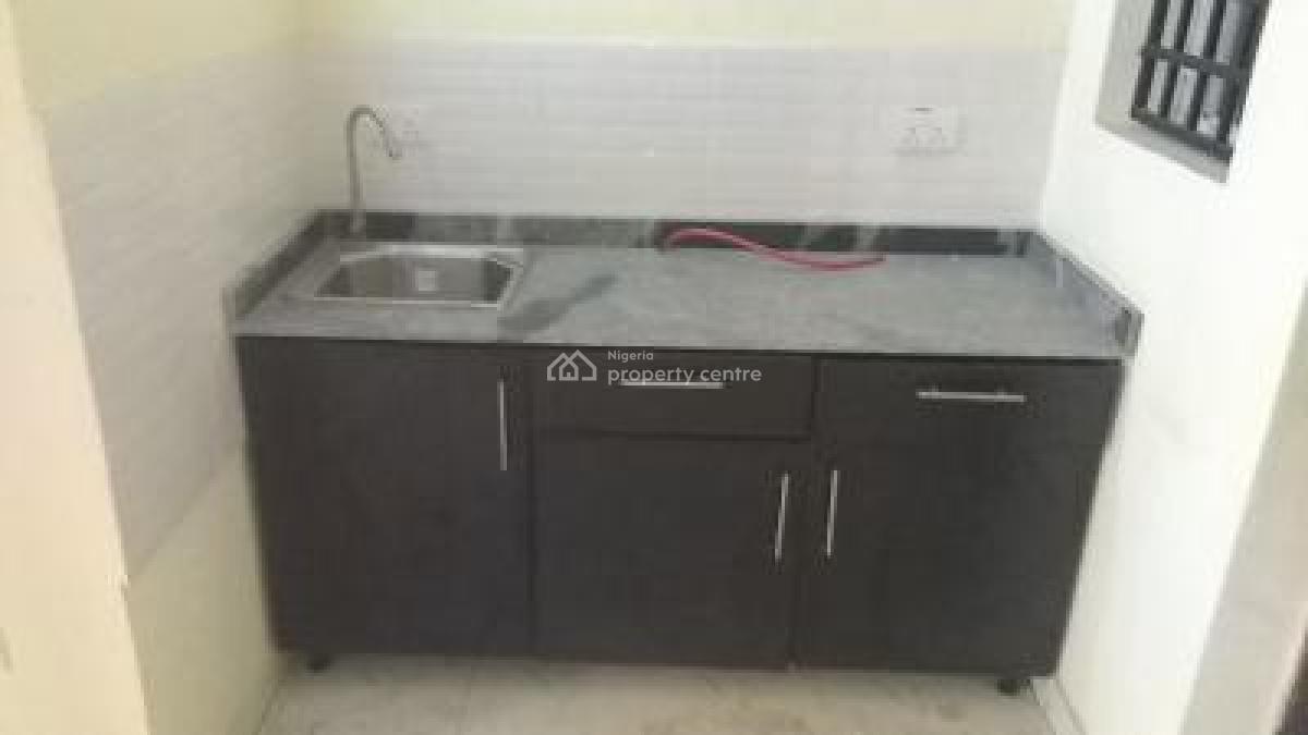 Exquisite,very Spacious,flexible Pay Serviced Room Self Contained, Yaba, Lagos, Self Contain (single Rooms) for Rent