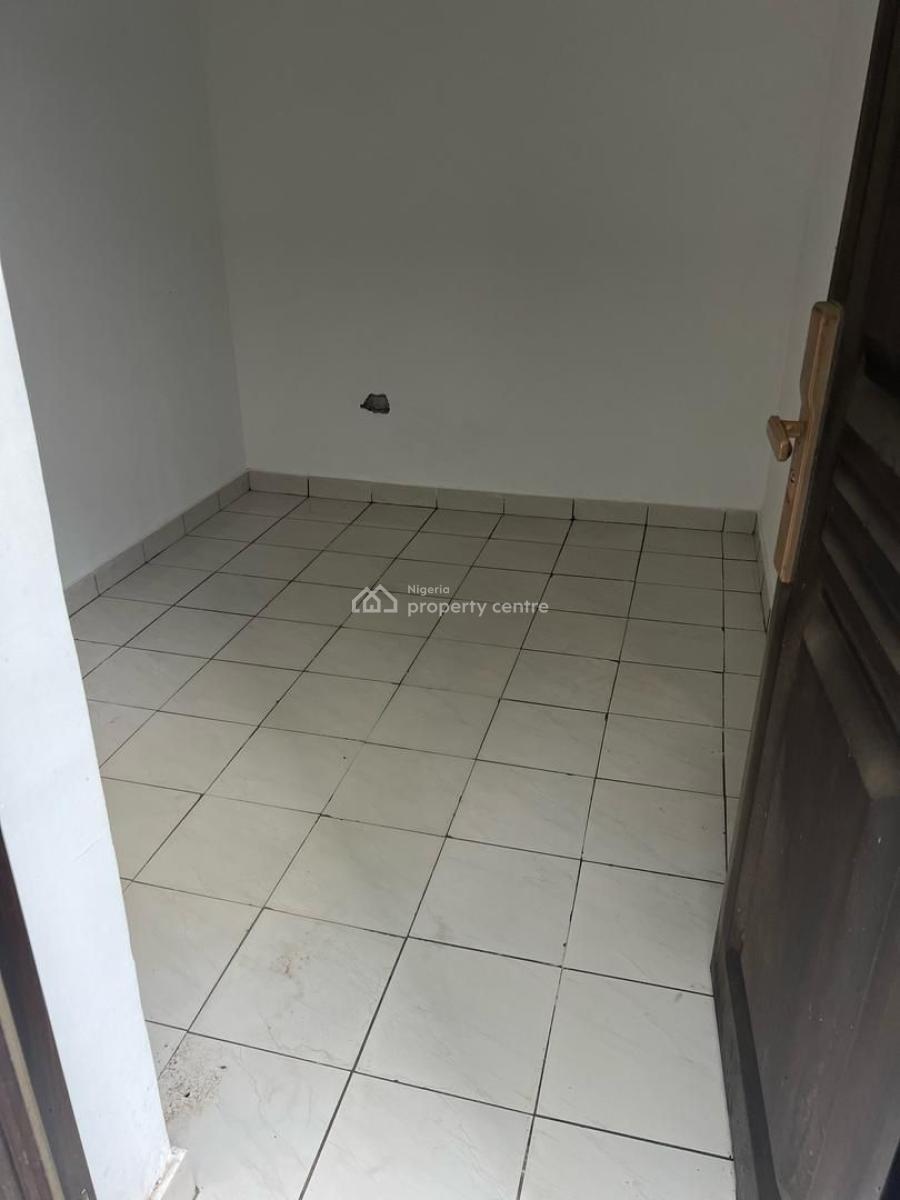 Video Available of a Spacious Bq with 24 Hours Power, Orchid Road, Lekki, Lagos, Self Contain (single Rooms) for Rent