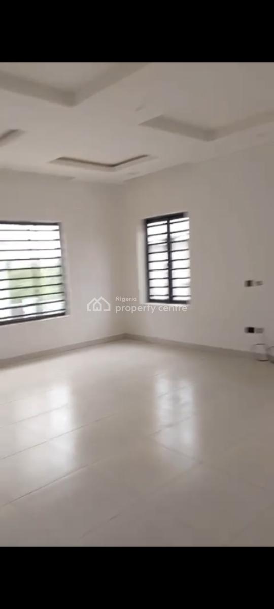 Video Available for a Spacious Room Upstairs with 24 Hours Power Suppl, Orchid Road, Lekki, Lagos, Self Contain (single Rooms) for Rent