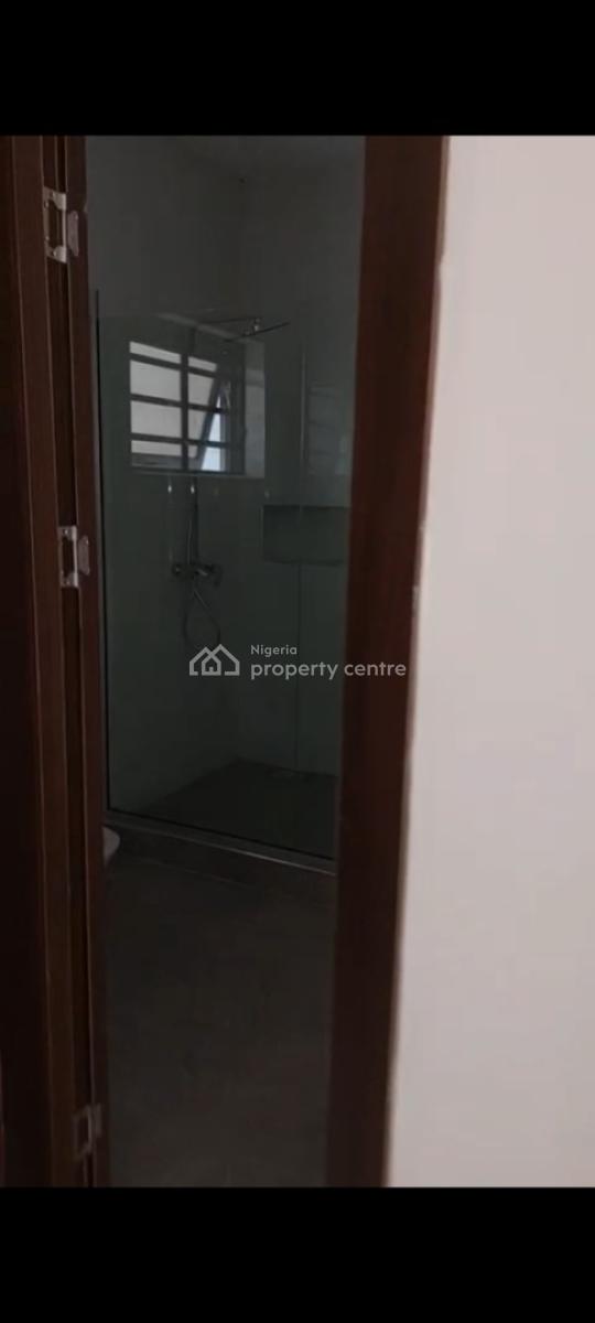 Video Available for a Spacious Room Upstairs with 24 Hours Power Suppl, Orchid Road, Lekki, Lagos, Self Contain (single Rooms) for Rent