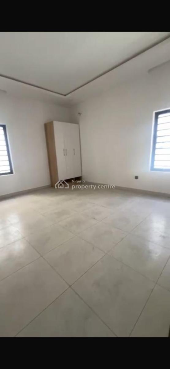 Video Available for a Spacious Room Upstairs with 24 Hours Power Suppl, Orchid Road, Lekki, Lagos, Flat / Apartment for Rent