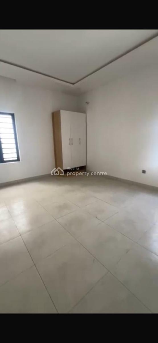 Video Available for a Spacious Room Upstairs with 24 Hours Power Suppl, Orchid Road, Lekki, Lagos, Flat / Apartment for Rent