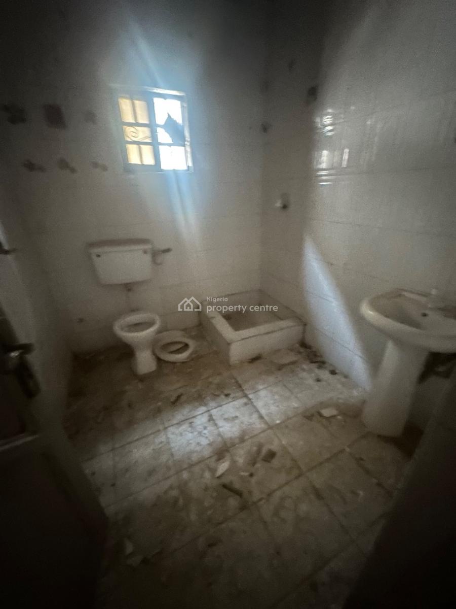 a Well Renovated One Bedroom Apartment in a Secured Environment, 3rd Avenue Main Gwarinpa, Gwarinpa, Abuja, Mini Flat (room and Parlour) for Rent