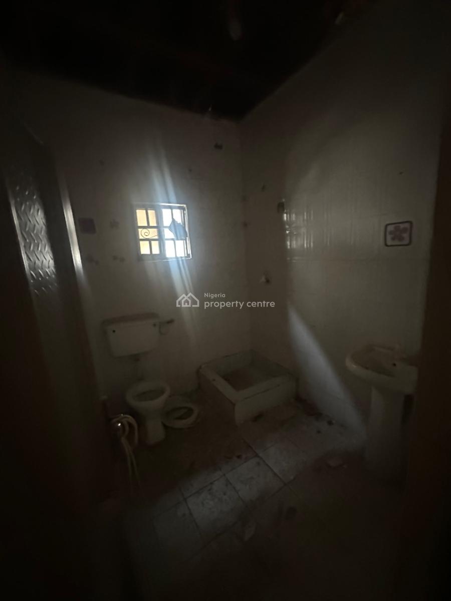 a Well Renovated One Bedroom Apartment in a Secured Environment, 3rd Avenue Main Gwarinpa, Gwarinpa, Abuja, Mini Flat (room and Parlour) for Rent