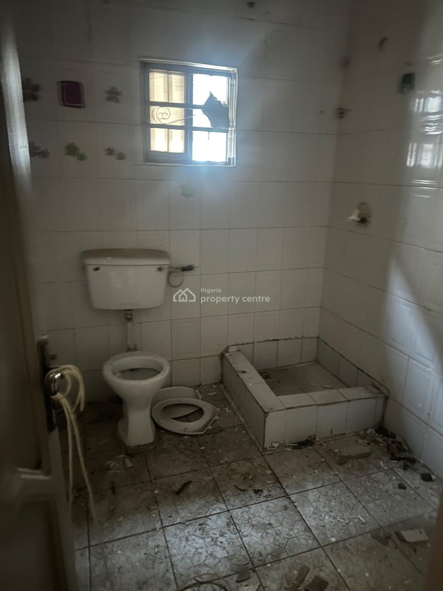 a Well Renovated One Bedroom Apartment in a Secured Environment, 3rd Avenue Main Gwarinpa, Gwarinpa, Abuja, Mini Flat (room and Parlour) for Rent