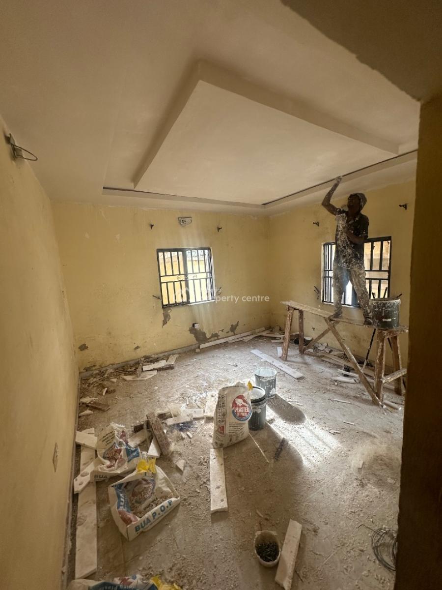 a Well Renovated One Bedroom Apartment in a Secured Environment, 3rd Avenue Main Gwarinpa, Gwarinpa, Abuja, Mini Flat (room and Parlour) for Rent