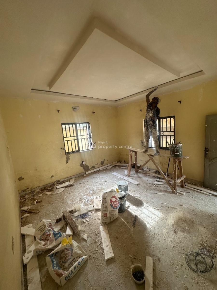 a Well Renovated One Bedroom Apartment in a Secured Environment, 3rd Avenue Main Gwarinpa, Gwarinpa, Abuja, Mini Flat (room and Parlour) for Rent