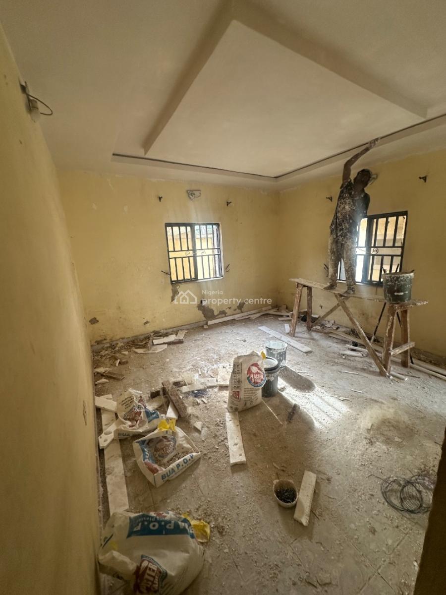 a Well Renovated One Bedroom Apartment in a Secured Environment, 3rd Avenue Main Gwarinpa, Gwarinpa, Abuja, Mini Flat (room and Parlour) for Rent