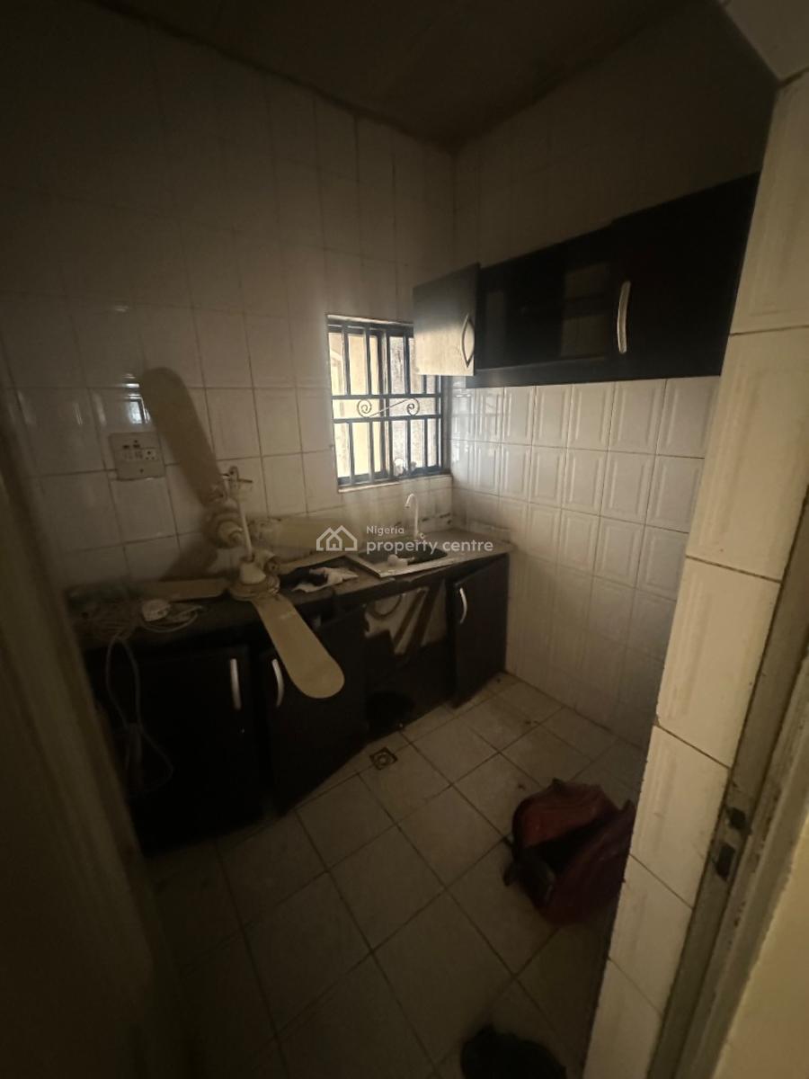 a Well Renovated One Bedroom Apartment in a Secured Environment, 3rd Avenue Main Gwarinpa, Gwarinpa, Abuja, Mini Flat (room and Parlour) for Rent
