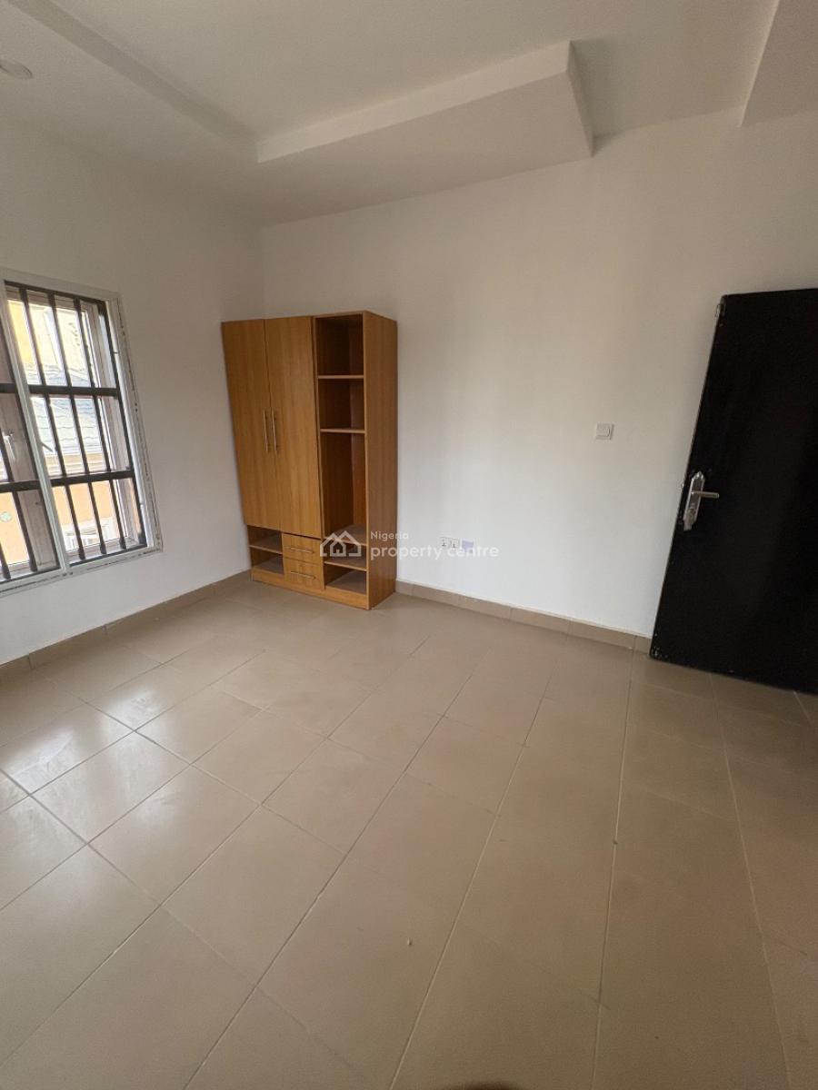 Standard 3-bedroom Flat (first Floor), Von Axis, Lugbe District, Abuja, Flat / Apartment for Rent