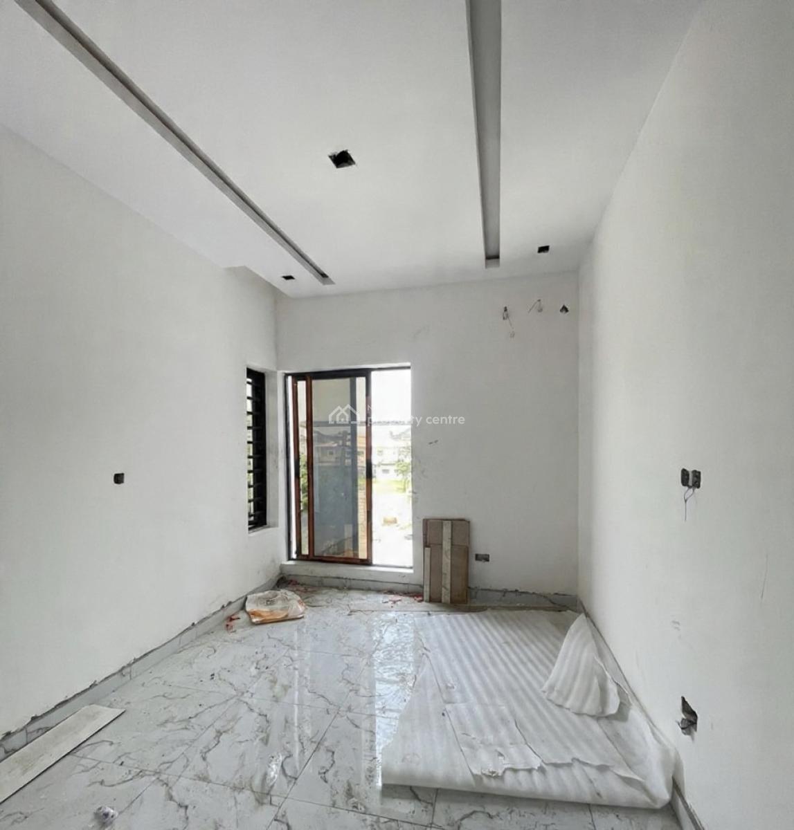 Lovely 2 Bedroom Apartment with Bq, Lekki Phase 1, Lekki Phase 1, Lekki, Lagos, Block of Flats for Sale