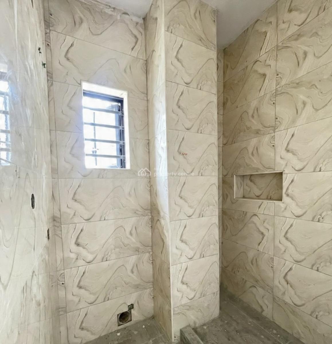Lovely 2 Bedroom Apartment with Bq, Lekki Phase 1, Lekki Phase 1, Lekki, Lagos, Block of Flats for Sale