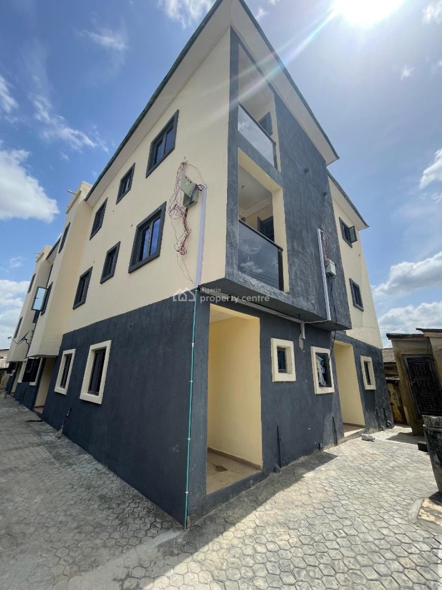 Modern Mini Flat with Balcony, Off Akilo Ikeja Lagos, Ikeja, Lagos, Mini Flat (room and Parlour) for Rent